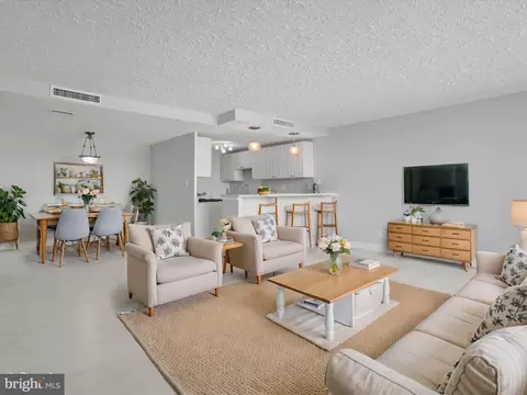 4600 Duke St #1023, Alexandria, VA 22304