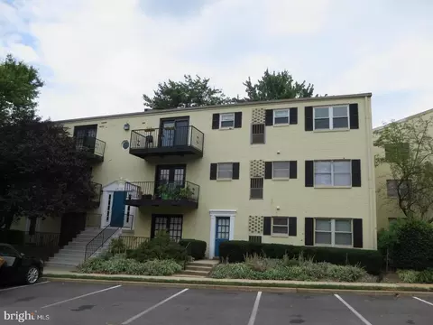 5911 Quantrell Ave #204, Alexandria, VA 22312