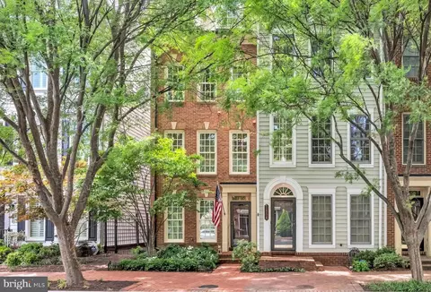 1852 Potomac Greens Dr, Alexandria, VA 22314