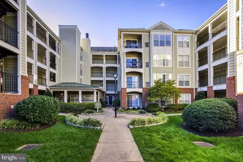 1100 Quaker Hill Dr #323, Alexandria, VA 22314