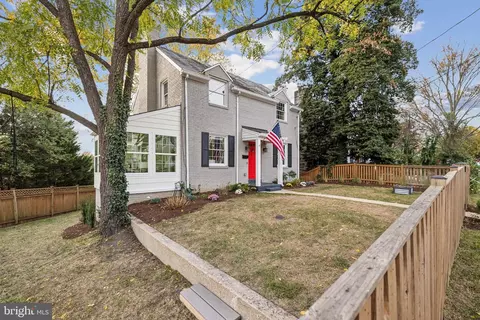 2410 Davis Ave, Alexandria, VA 22302