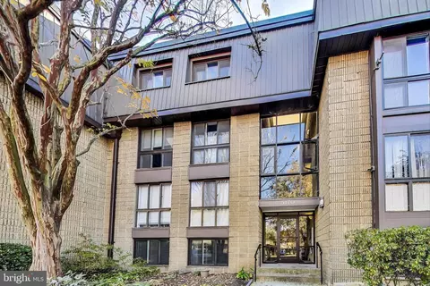5170 Maris Ave #101, Alexandria, VA 22304