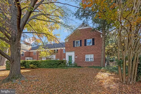 1010 Valley Dr, Alexandria, VA 22302