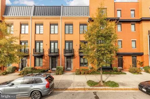 1818 Potomac Ave, Alexandria, VA 22301