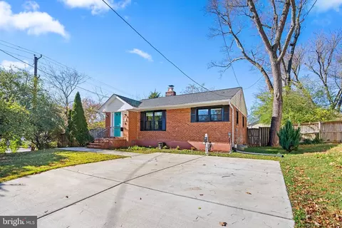 2 N Floyd St, Alexandria, VA 22304