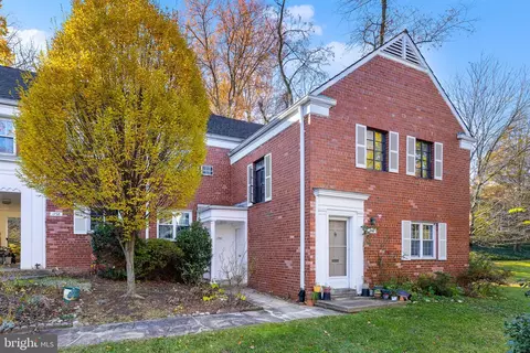 1740 Preston Rd, Alexandria, VA 22302