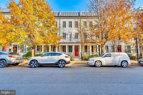927 N Alfred St, Alexandria, VA 22314