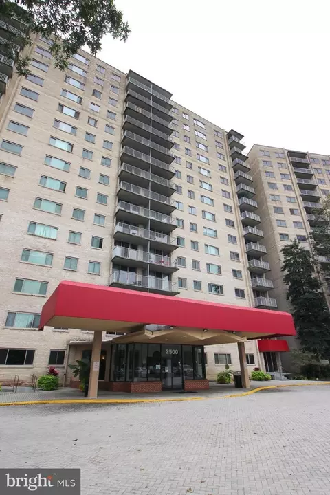 2500 N Van Dorn St #425, Alexandria, VA 22302