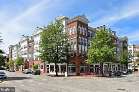 191 Somervelle St #403, Alexandria, VA 22304