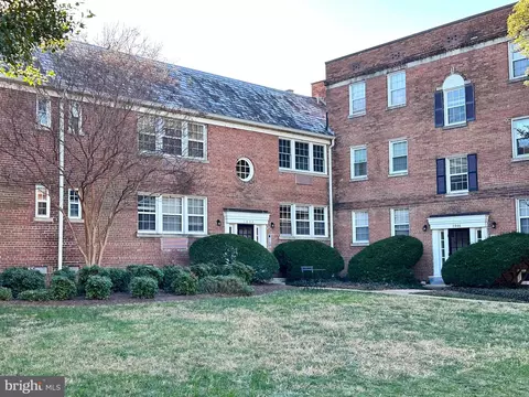 1804 W Abingdon Dr #102, Alexandria, VA 22314
