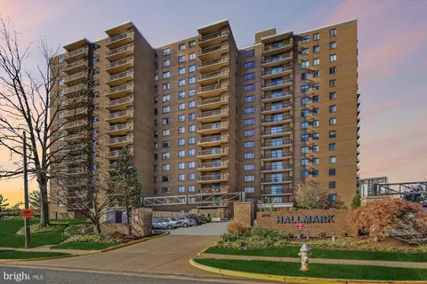 200 N Pickett St #111, Alexandria, VA 22304