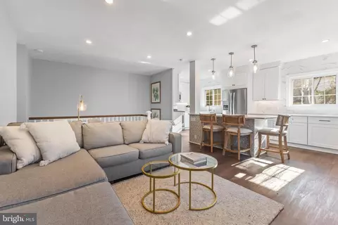 3560 Martha Custis Dr, Alexandria, VA 22302