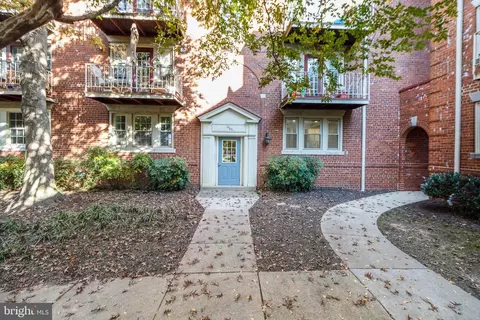 1405 E Abingdon Dr #2, Alexandria, VA 22314