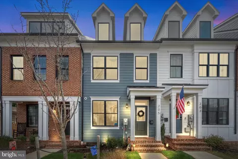 205 Duncan Ave, Alexandria, VA 22301