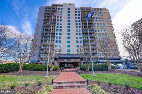 801 N Pitt St #801, Alexandria, VA 22314