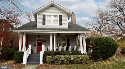 206 E Oak St, Alexandria, VA 22301