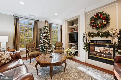 540 Second St #204, Alexandria, VA 22314