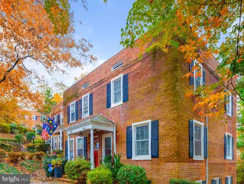 2812 S Columbus St, Arlington, VA 22206