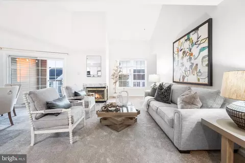 279 S Pickett St #402, Alexandria, VA 22304