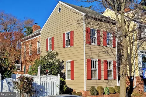 423 S Pitt St, Alexandria, VA 22314