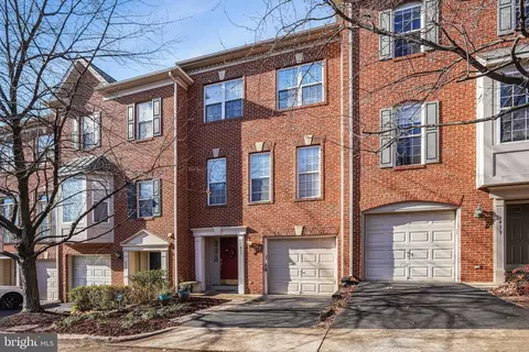 435 Stanton Pl, Alexandria, VA 22304