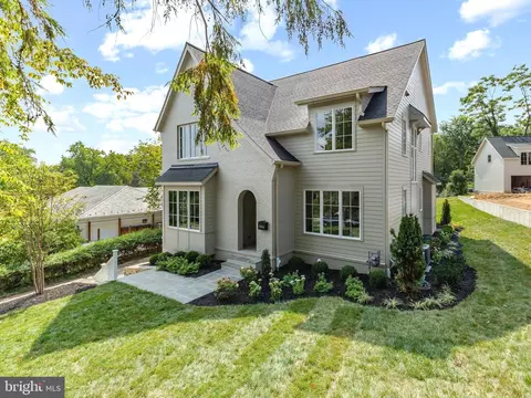 506 N Overlook Dr, Alexandria, VA 22305