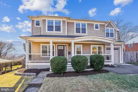 102 N Floyd St, Alexandria, VA 22304