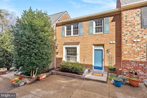 712 N Armistead St, Alexandria, VA 22312