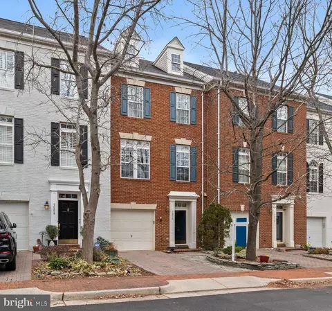 5010 Grimm Dr, Alexandria, VA 22304