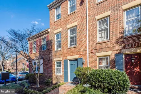1113 Michigan Ct, Alexandria, VA 22314