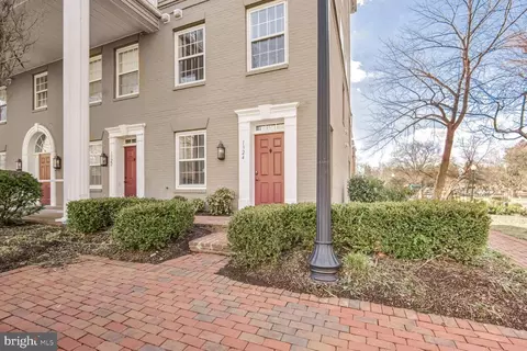 1324 Roundhouse Ln #54, Alexandria, VA 22314