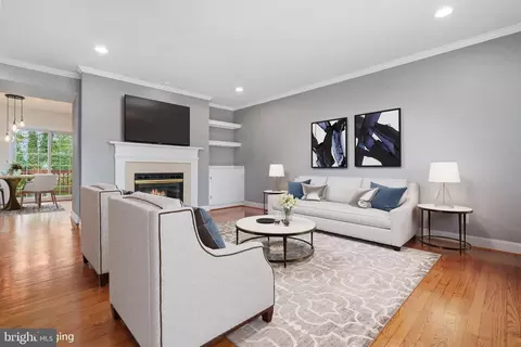 7 Herbert St, Alexandria, VA 22305