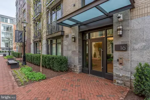 16 Bakers Walk #304, Alexandria, VA 22314