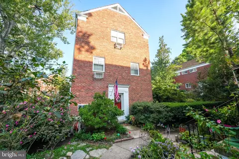 3344 Gunston Rd, Alexandria, VA 22302