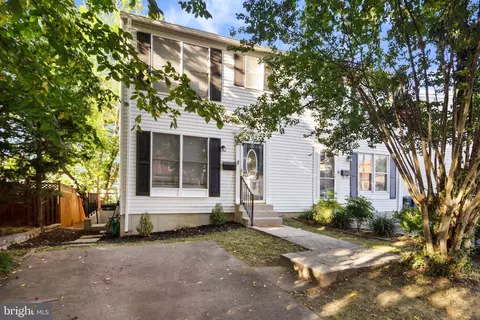 402 E Raymond Ave, Alexandria, VA 22301