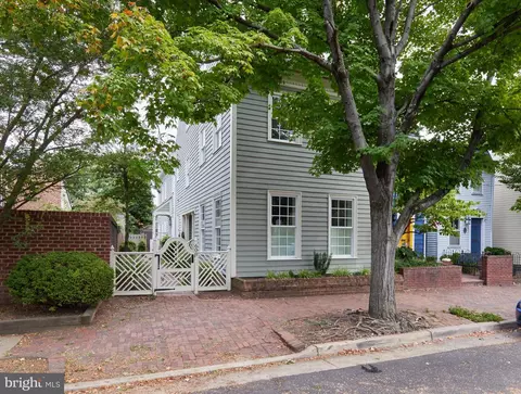 608 S Saint Asaph St, Alexandria, VA 22314
