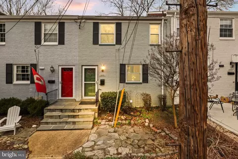 2959 Sycamore St, Alexandria, VA 22305