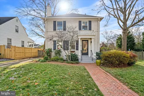 608 Fontaine St, Alexandria, VA 22302