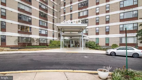 4600 Duke St #1602, Alexandria, VA 22304