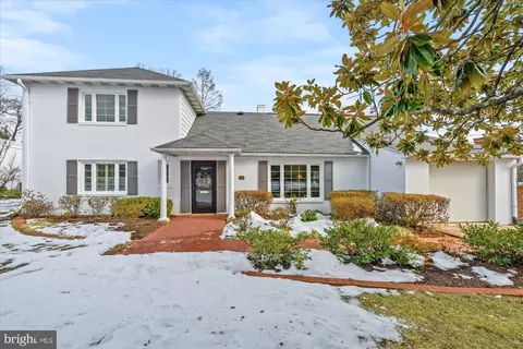 309 Crown View Dr, Alexandria, VA 22314