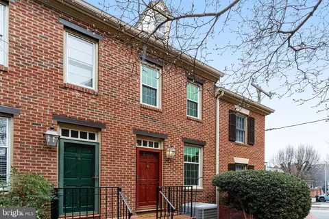 607 S Columbus St, Alexandria, VA 22314