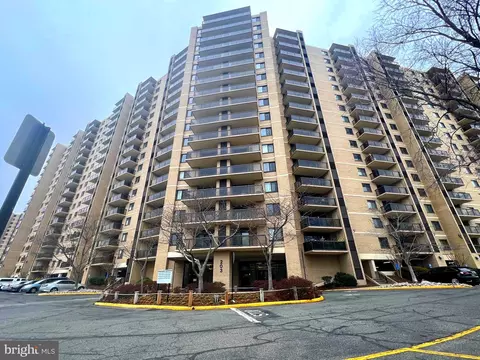 203 Yoakum Pkwy #1103, Alexandria, VA 22304