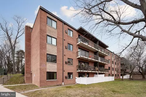 3230 S 28th St #102, Alexandria, VA 22302