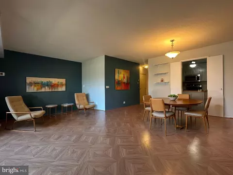 205 Yoakum Pkwy #316, Alexandria, VA 22304