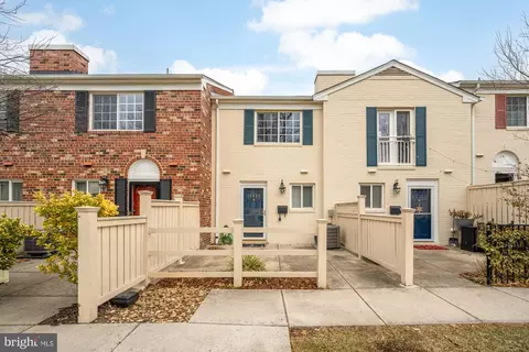 1595 N B N Van Dorn St, Alexandria, VA 22304