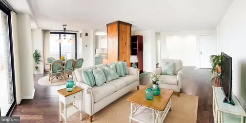 250 S Reynolds St #810, Alexandria, VA 22304