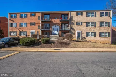 5931 Quantrell Ave #201, Alexandria, VA 22312