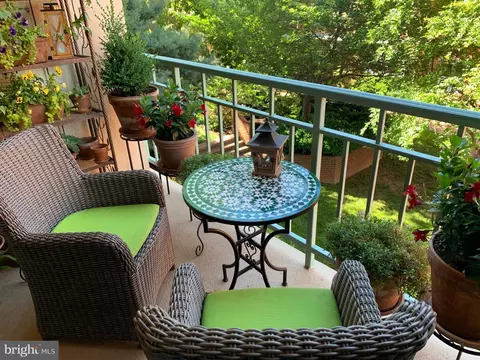 505 E Braddock Rd #204, Alexandria, VA 22314