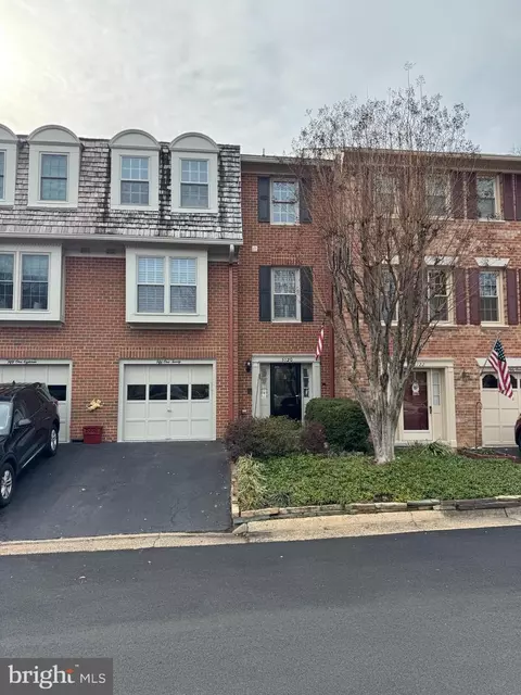 5120 Woodmire Ln, Alexandria, VA 22311