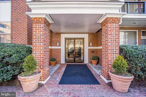 621 N Saint Asaph St #405, Alexandria, VA 22314